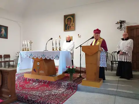 2019.10.16 – Poświęcenie odnowionego kościoła Matki Bożej Częstochowskiej w Olszyńcu – zdjęcie 10
