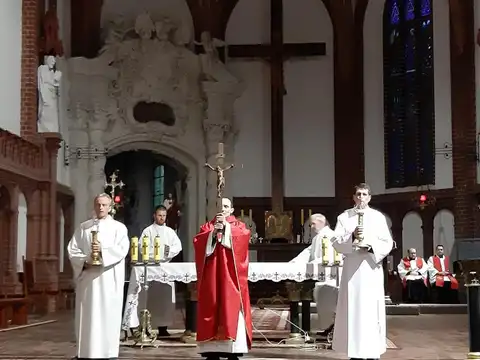 2020.04.10 – Liturgia Wielkiego Piątku – zdjęcie 6