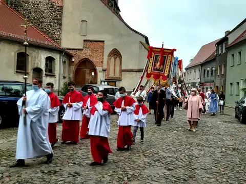 2020.06.19 – Odpust parafialny i jubileusz 40-lecia parafii – zdjęcie 31