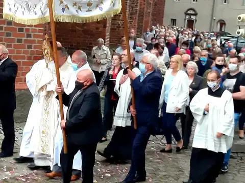2020.06.19 – Odpust parafialny i jubileusz 40-lecia parafii – zdjęcie 35