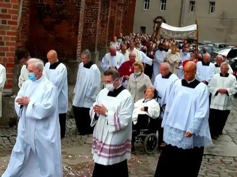 2020.06.19 – Odpust parafialny i jubileusz 40-lecia parafii – zdjęcie 34