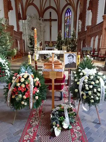 2021.01.08 – Pogrzeb śp. ks. Tomasza Dominika Grochowskiego – zdjęcie 1