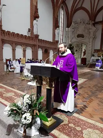 2021.01.08 – Pogrzeb śp. ks. Tomasza Dominika Grochowskiego – zdjęcie 10