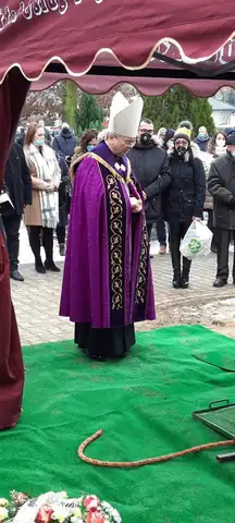 2021.01.08 – Pogrzeb śp. ks. Tomasza Dominika Grochowskiego – zdjęcie 47