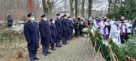 2021.01.08 – Pogrzeb śp. ks. Tomasza Dominika Grochowskiego – zdjęcie 45