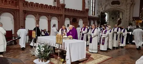 2021.01.08 – Pogrzeb śp. ks. Tomasza Dominika Grochowskiego – zdjęcie 16