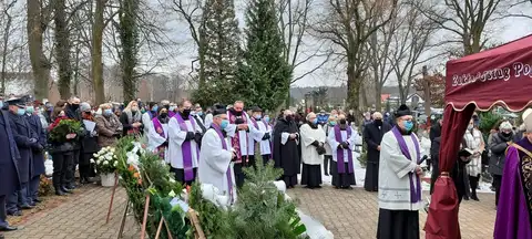 2021.01.08 – Pogrzeb śp. ks. Tomasza Dominika Grochowskiego – zdjęcie 44