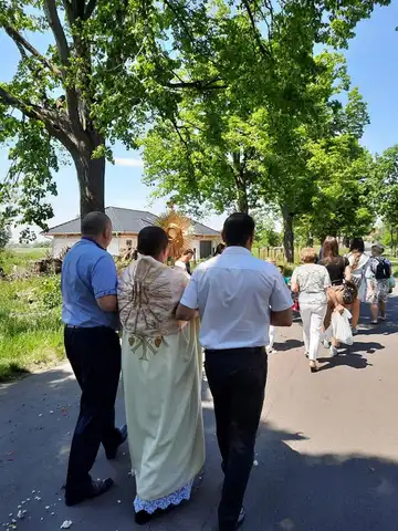 2021.06.03 – Uroczystość Najświętszego Ciała i Krwi Pańskiej – pierwsza Eucharystia w nowym kościele w Grabiku – zdjęcie 10