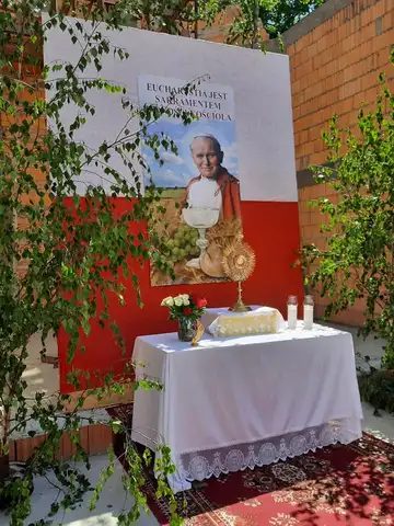 2021.06.03 – Uroczystość Najświętszego Ciała i Krwi Pańskiej – pierwsza Eucharystia w nowym kościele w Grabiku – zdjęcie 3