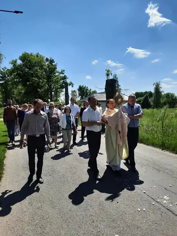 2021.06.03 – Uroczystość Najświętszego Ciała i Krwi Pańskiej – pierwsza Eucharystia w nowym kościele w Grabiku – zdjęcie 9