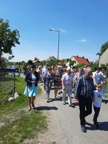 2021.06.03 – Uroczystość Najświętszego Ciała i Krwi Pańskiej – pierwsza Eucharystia w nowym kościele w Grabiku – zdjęcie 15