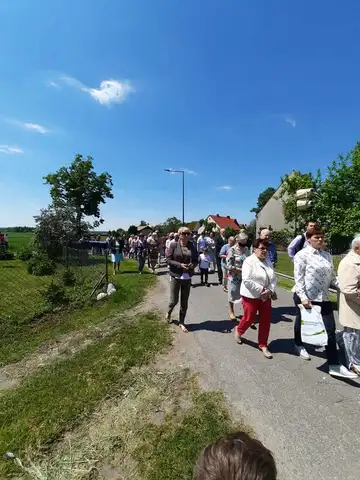 2021.06.03 – Uroczystość Najświętszego Ciała i Krwi Pańskiej – pierwsza Eucharystia w nowym kościele w Grabiku – zdjęcie 14