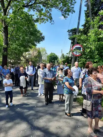 2021.06.03 – Uroczystość Najświętszego Ciała i Krwi Pańskiej – pierwsza Eucharystia w nowym kościele w Grabiku – zdjęcie 18