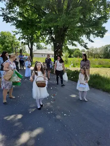 2021.06.03 – Uroczystość Najświętszego Ciała i Krwi Pańskiej – pierwsza Eucharystia w nowym kościele w Grabiku – zdjęcie 6