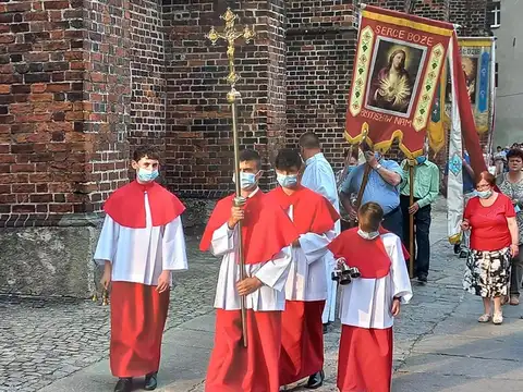 2021.06.11 – Odpust parafialny ku czci Najświętszego Serca Pana Jezusa – zdjęcie 37