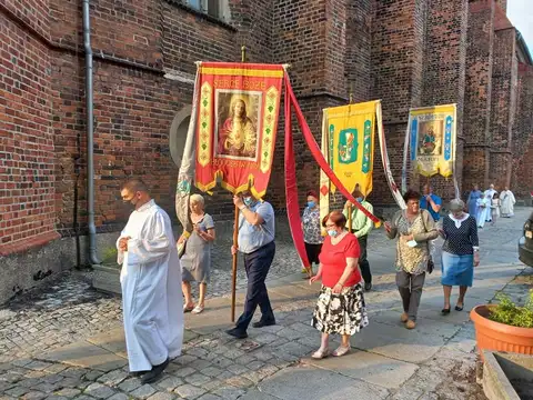 2021.06.11 – Odpust parafialny ku czci Najświętszego Serca Pana Jezusa – zdjęcie 38