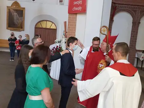 2021.06.15 – Sakrament Bierzmowania i posługa lektoratu – zdjęcie 46