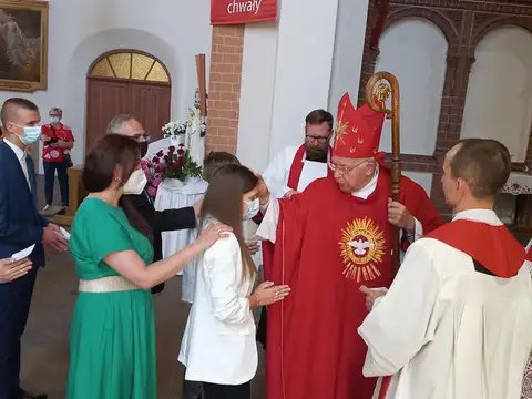 2021.06.15 – Sakrament Bierzmowania i posługa lektoratu – zdjęcie 40