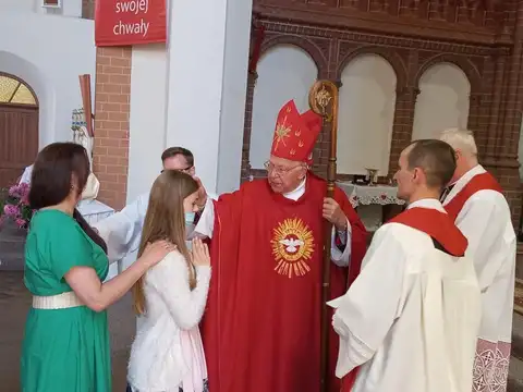 2021.06.15 – Sakrament Bierzmowania i posługa lektoratu – zdjęcie 53