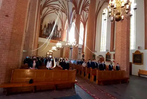 2021.06.15 – Sakrament Bierzmowania i posługa lektoratu – zdjęcie 67