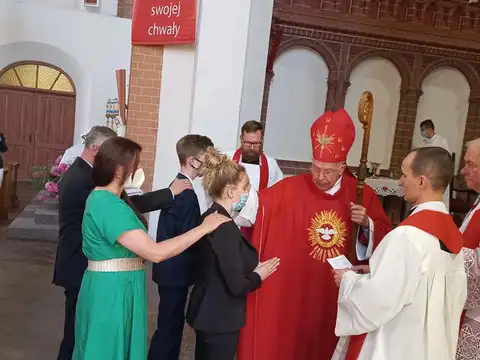2021.06.15 – Sakrament Bierzmowania i posługa lektoratu – zdjęcie 26
