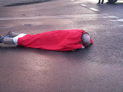 2022.04.10 – Droga Krzyżowa ulicami parafii – zdjęcie 33