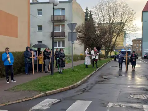 2022.04.10 – Droga Krzyżowa ulicami parafii – zdjęcie 10