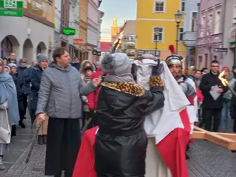 2022.04.10 – Droga Krzyżowa ulicami parafii – zdjęcie 24