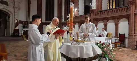 2022.04.16 – Liturgia Wigilii Paschalnej – zdjęcie 48