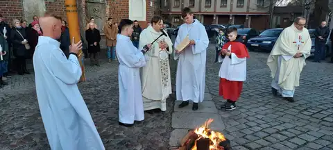 2022.04.16 – Liturgia Wigilii Paschalnej – zdjęcie 5