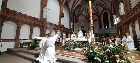 2022.04.16 – Liturgia Wigilii Paschalnej – zdjęcie 35