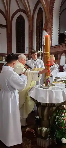 2022.04.16 – Liturgia Wigilii Paschalnej – zdjęcie 43
