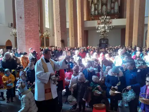 2022.04.16 – Poświęcenie pokarmów – zdjęcie 4