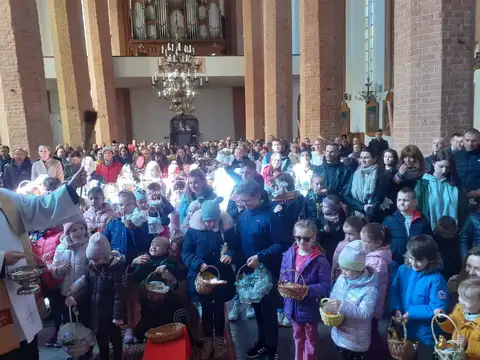2022.04.16 – Poświęcenie pokarmów – zdjęcie 5