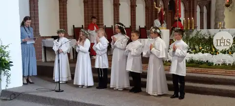2022.05.08 – Uroczystość I Komunii Świętej – zdjęcie 17