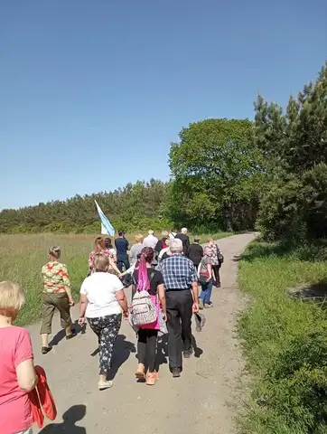 2022.05.15 – Modlitwa za Ojczyznę, dzieci i młodzież przy leśnej kapliczce – zdjęcie 13