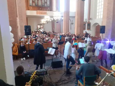2022.09.18 – Marsz dla Życia i Rodziny – zdjęcie 16