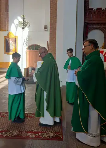 2022.10.23 – Jubileusz 20-lecia Parafialnego Zespołu Caritas i 10-lecia świetlicy „Bajka” – zdjęcie 14