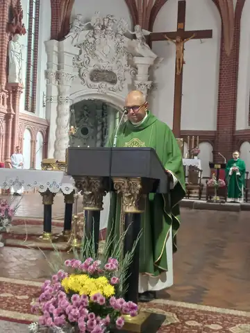 2022.10.23 – Jubileusz 20-lecia Parafialnego Zespołu Caritas i 10-lecia świetlicy „Bajka” – zdjęcie 8