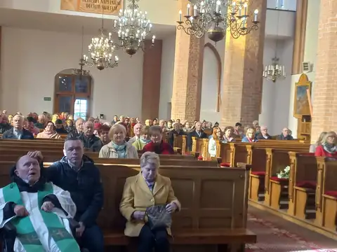 2022.10.23 – Jubileusz 20-lecia Parafialnego Zespołu Caritas i 10-lecia świetlicy „Bajka” – zdjęcie 4