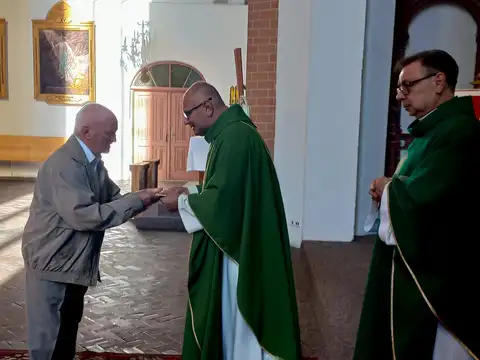 2022.10.23 – Jubileusz 20-lecia Parafialnego Zespołu Caritas i 10-lecia świetlicy „Bajka” – zdjęcie 21
