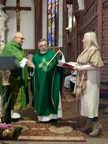 2022.10.23 – Jubileusz 20-lecia Parafialnego Zespołu Caritas i 10-lecia świetlicy „Bajka” – zdjęcie 25