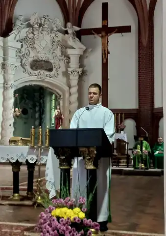 2022.10.23 – Jubileusz 20-lecia Parafialnego Zespołu Caritas i 10-lecia świetlicy „Bajka” – zdjęcie 3